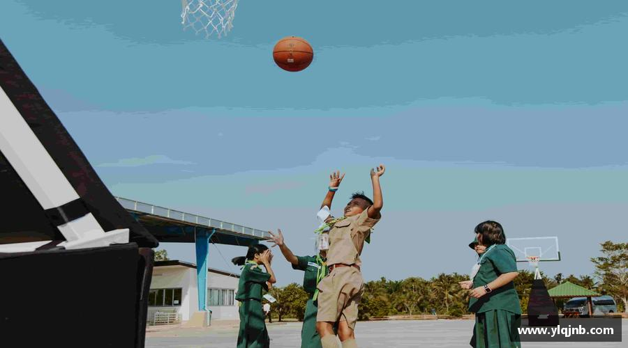 蓝狮在线平台风雨同舟，共创辉煌！